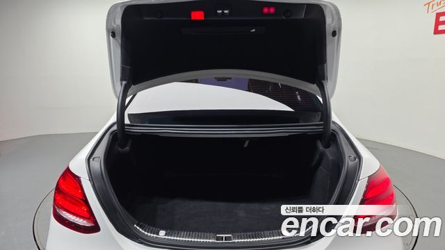 Mercedes-Benz E-Class E220d 4MATIC Exclusive