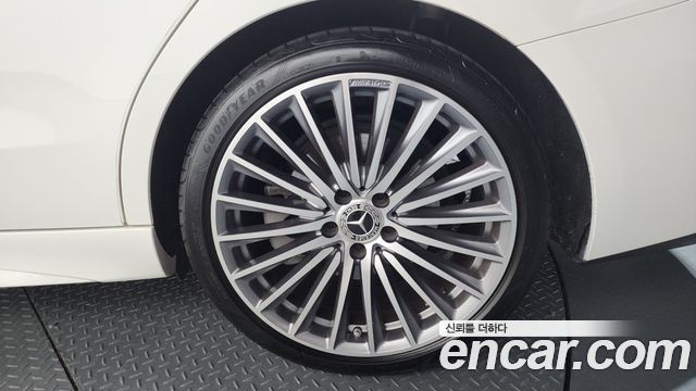 Mercedes-Benz C-Class C300 4MATIC AMG Line