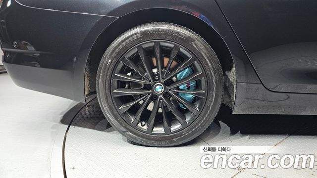 BMW 5-Series 520d M Sport package