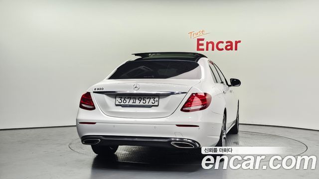 Mercedes-Benz E-Class E300 Avantgarde
