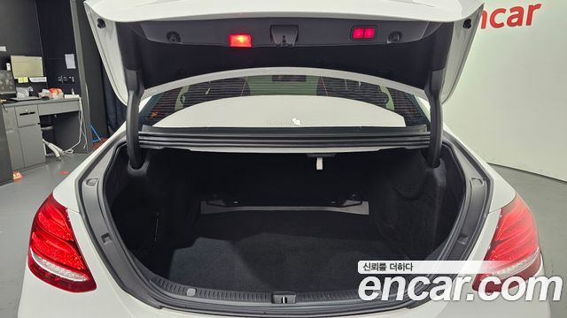 Mercedes-Benz E-Class E300 Avantgarde
