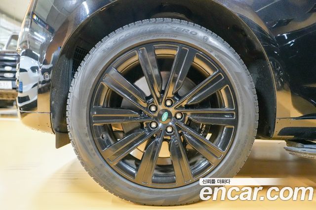 Land Rover Range Rover P530 Autobiography Long Wheel Base