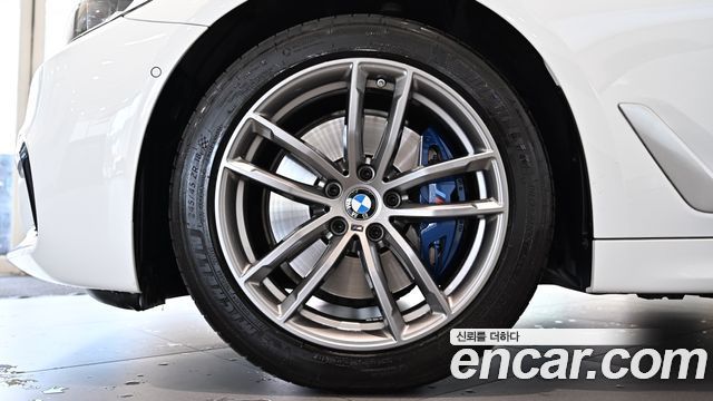 BMW 5-Series 530i xDrive M Sport Package Plus