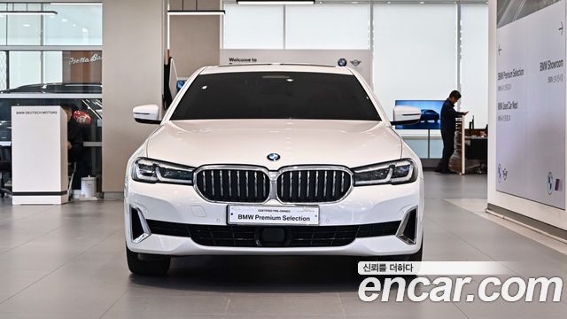 BMW 5-Series 520i Luxury