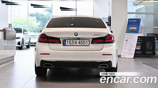 BMW 5-Series 520i Luxury