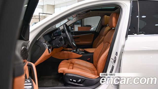 BMW 5-Series 520i Luxury