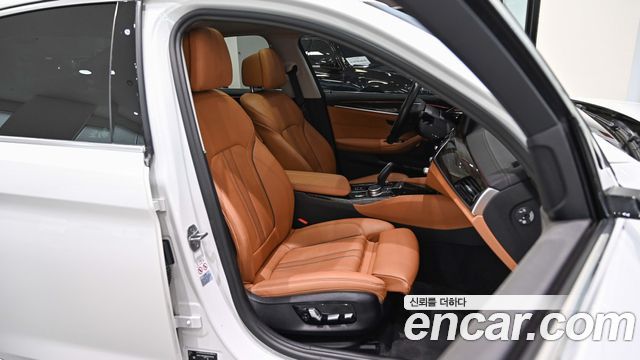BMW 5-Series 520i Luxury