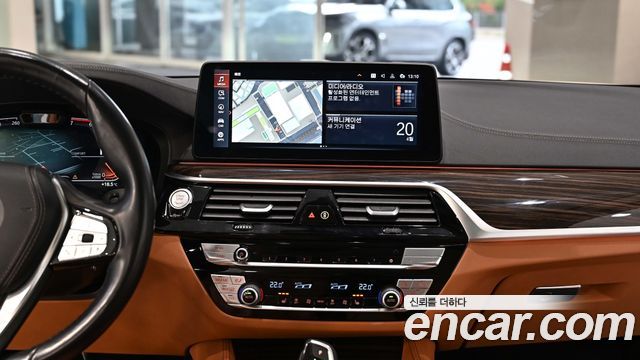 BMW 5-Series 520i Luxury