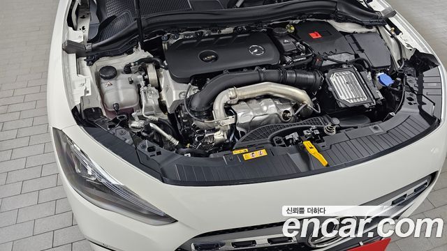 Mercedes-Benz GLA-Class GLA250 4MATIC