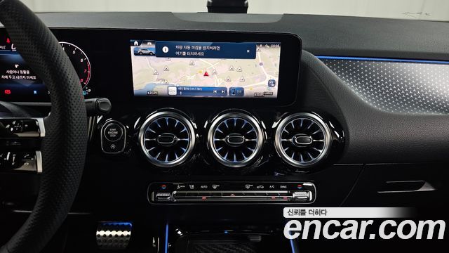 Mercedes-Benz GLA-Class GLA250 4MATIC
