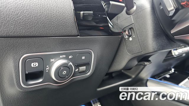 Mercedes-Benz GLA-Class GLA250 4MATIC