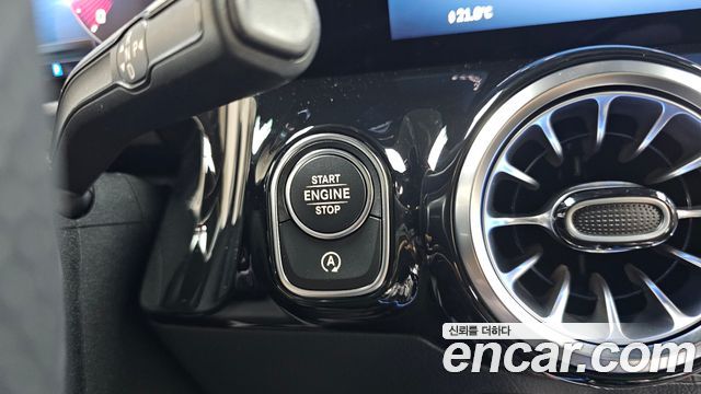 Mercedes-Benz GLA-Class GLA250 4MATIC