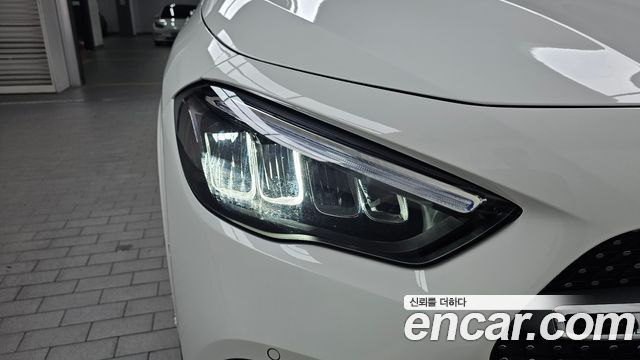 Mercedes-Benz GLA-Class GLA250 4MATIC