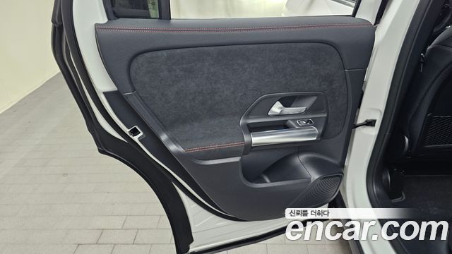 Mercedes-Benz GLA-Class GLA250 4MATIC