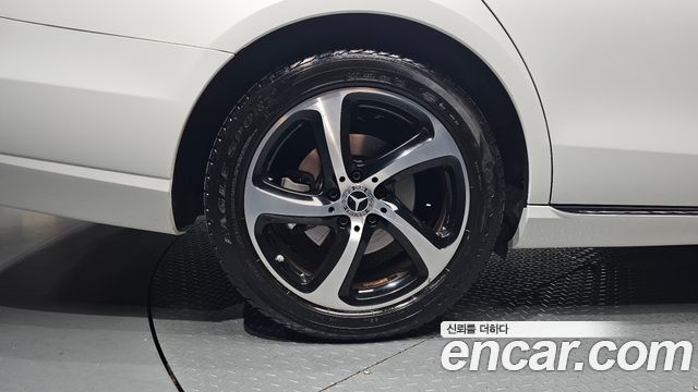 Mercedes-Benz E-Class E250 Avantgarde