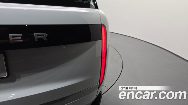Land Rover Range Rover P530 Autobiography Long Wheel Base