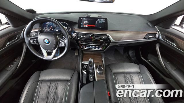 BMW 5-Series 530i M Sport Package Plus