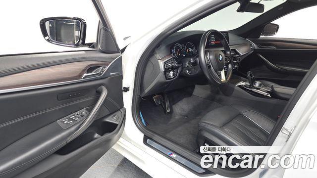 BMW 5-Series 530i M Sport Package Plus