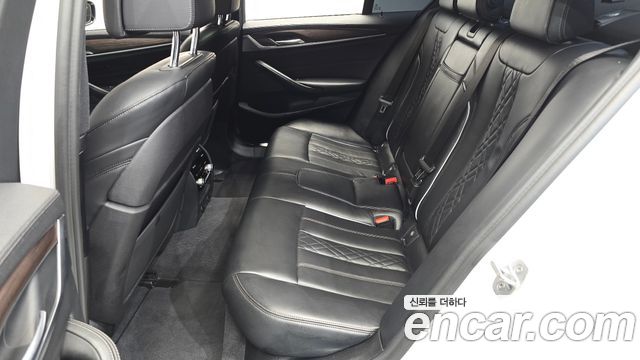 BMW 5-Series 530i M Sport Package Plus