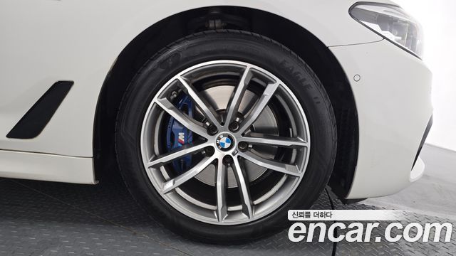 BMW 5-Series 530i M Sport Package Plus