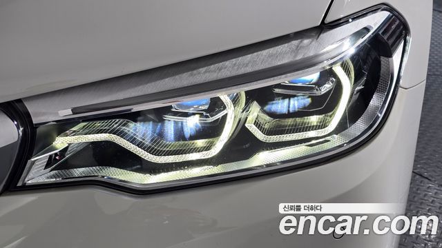 BMW 5-Series 530i M Sport Package Plus