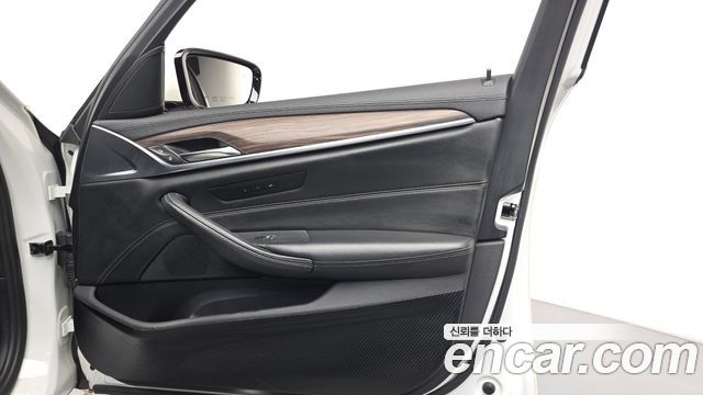 BMW 5-Series 530i M Sport Package Plus