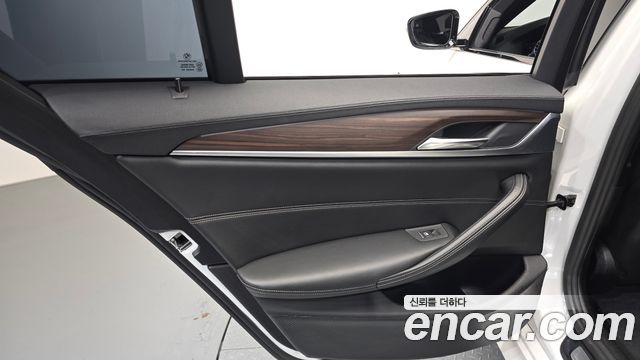 BMW 5-Series 530i M Sport Package Plus