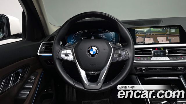 BMW 3-Series 330e Luxury