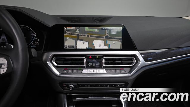 BMW 3-Series 330e Luxury