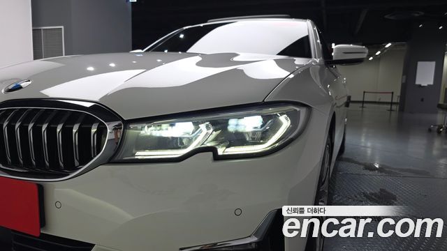 BMW 3-Series 330e Luxury