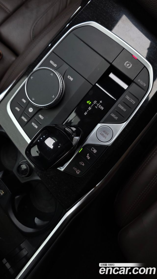 BMW 3-Series 330e Luxury