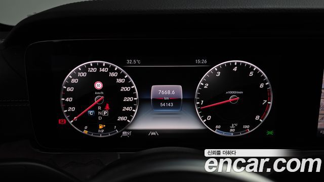 Mercedes-Benz E-Class E300 4MATIC Exclusive