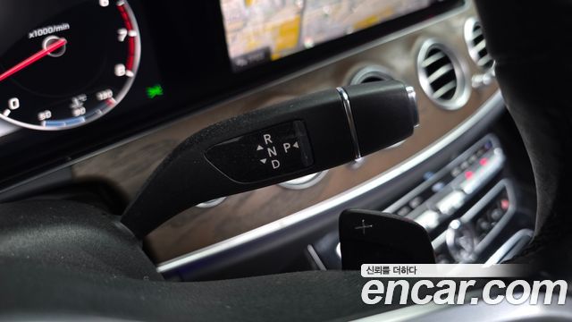 Mercedes-Benz E-Class E300 4MATIC Exclusive