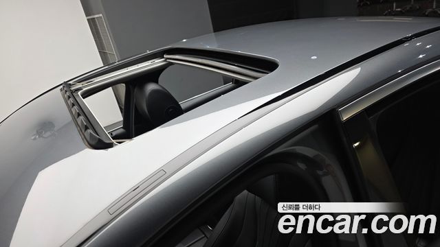 Mercedes-Benz E-Class E300 4MATIC Exclusive
