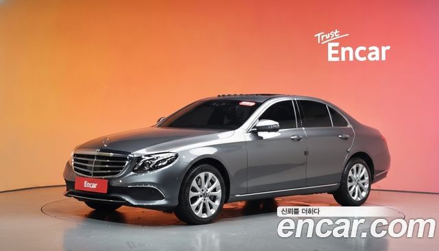 Mercedes-Benz E-Class E300 4MATIC Exclusive