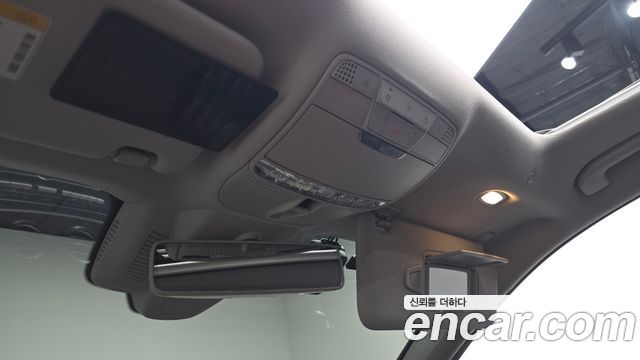 Mercedes-Benz E-Class E300 4MATIC Exclusive