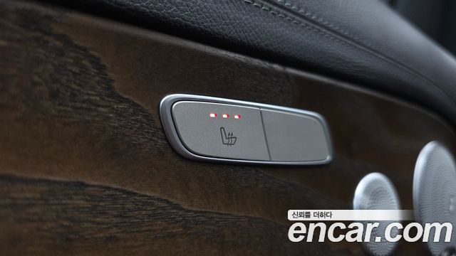 Mercedes-Benz E-Class E300 4MATIC Exclusive