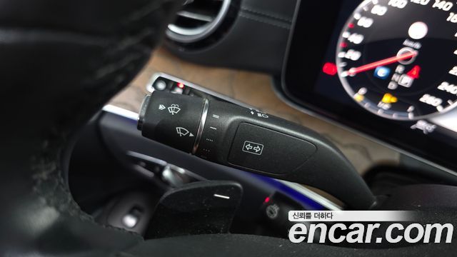 Mercedes-Benz E-Class E300 4MATIC Exclusive