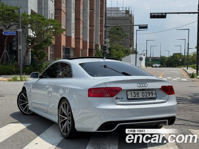 Audi RS5 4.2 FSI Quattro