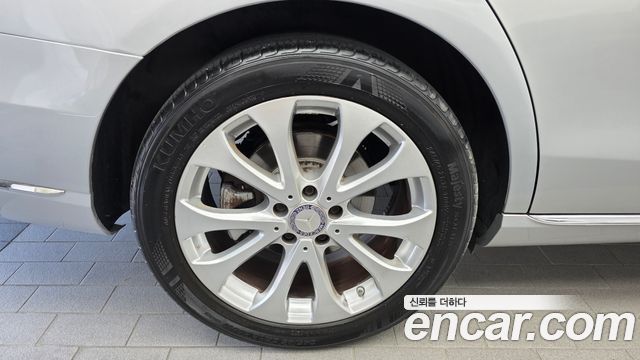 Mercedes-Benz E-Class E300 Exclusive