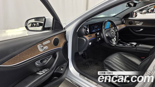 Mercedes-Benz E-Class E300 Exclusive