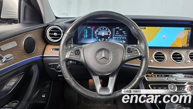 Mercedes-Benz E-Class E300 Exclusive