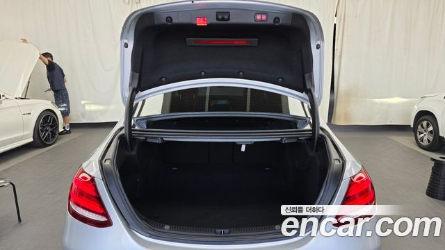 Mercedes-Benz E-Class E300 Exclusive