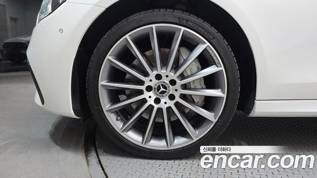 Mercedes-Benz E-Class E350 4MATIC AMG Line
