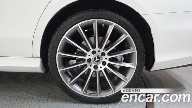 Mercedes-Benz E-Class E350 4MATIC AMG Line