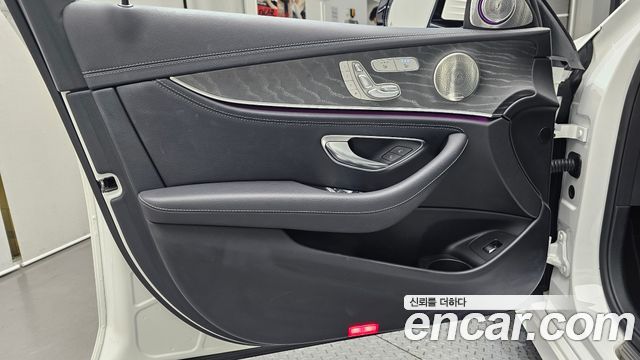Mercedes-Benz E-Class E350 4MATIC AMG Line