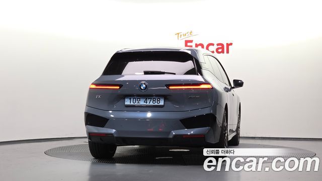 BMW iX xDrive50 Sports Plus