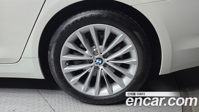 BMW 5-Series 520d Luxury Plus
