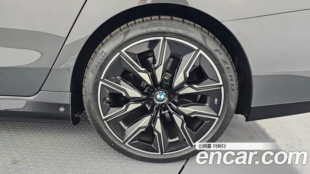 BMW i7 M70 xDrive M Performance