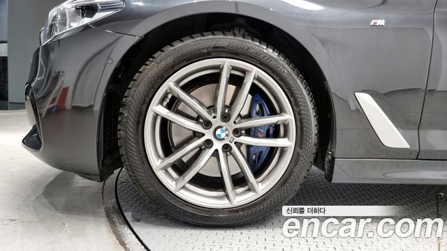 BMW 5-Series 530i xDrive M Sport Package